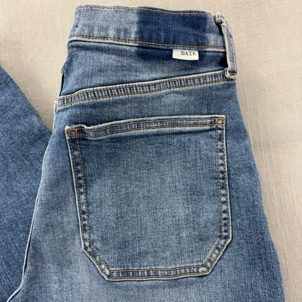 DAZE Wide Leg Jeans Cotton Blue Raw Hem Size 29 D00016323SO-TXTME